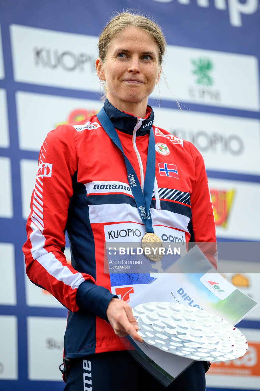 Andrine Benjaminsen on WOC podium